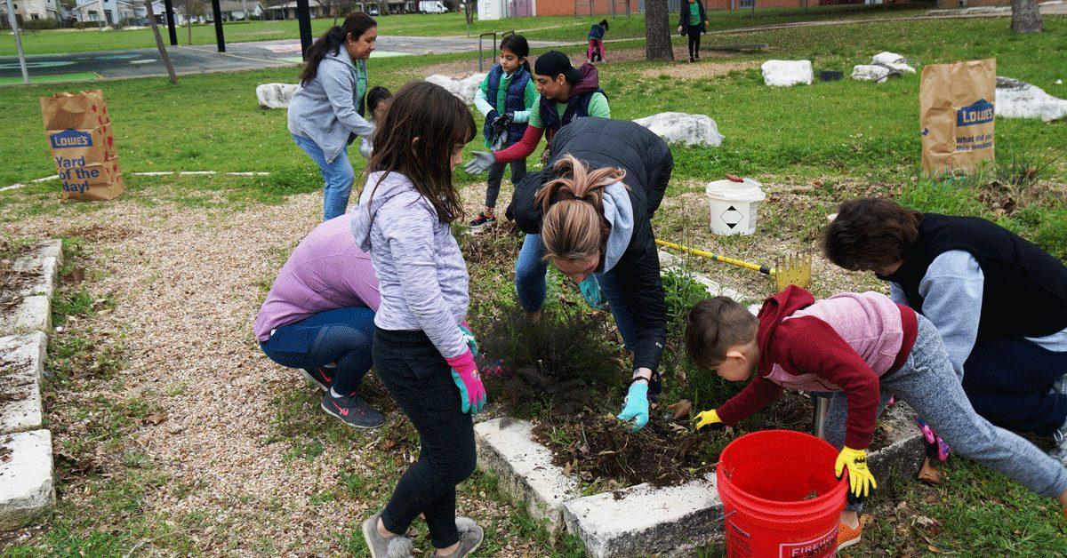 Featured image for “Labor of Love: Thousands of Volunteers Help Parks on It’s My Park Day”