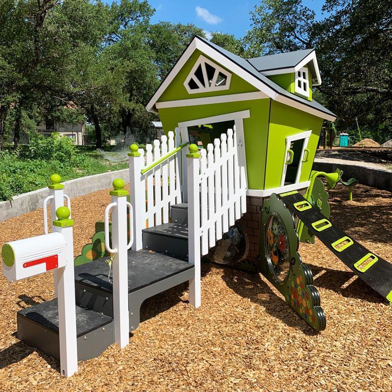 young-kids-play-scape-feature-georgian-acres-park-800x800